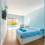 Villa Independent With An Immense Heated Pool! *