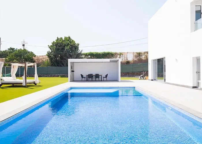 Independent With An Immense Heated Pool! * Oroteanda Baja