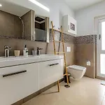 Вилла Independent With An Immense Heated Pool!