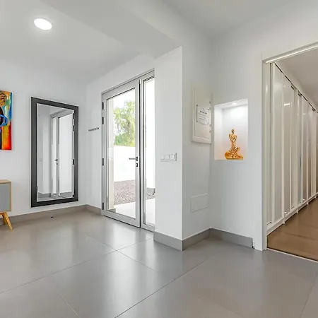 Independent With An Immense Heated Pool! * Oroteanda Baja