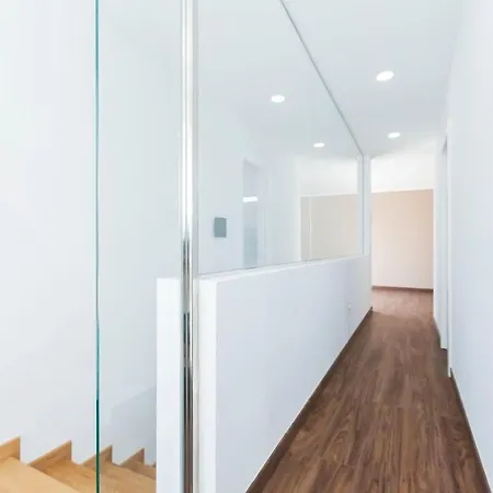 Independent With An Immense Heated Pool! Villa