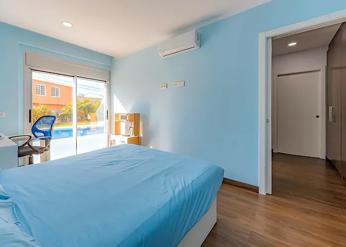 Willa Independent With An Immense Heated Pool!