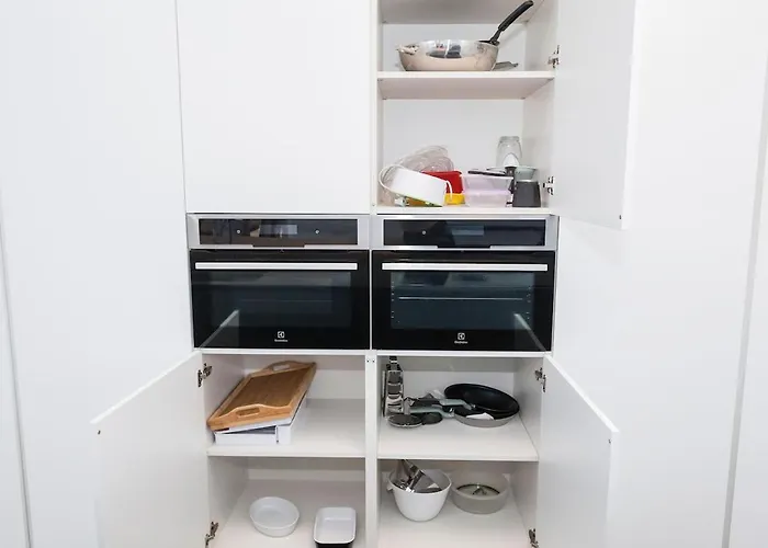 Independent With An Immense Heated Pool! Willa *