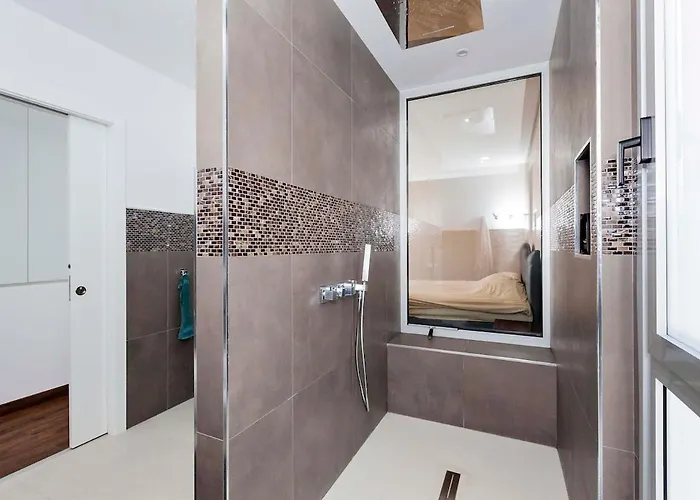 Independent With An Immense Heated Pool! Willa *