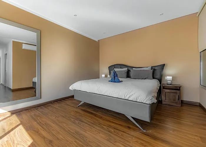 Independent With An Immense Heated Pool! Villa Oroteanda Baja